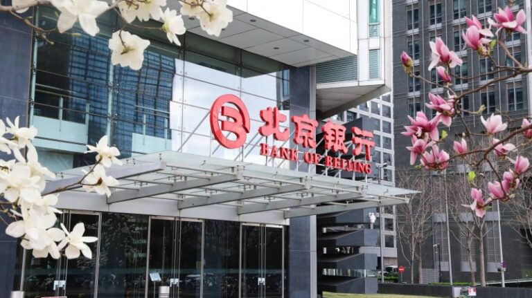 银座股份第三季度新开门店1家 终止2家
